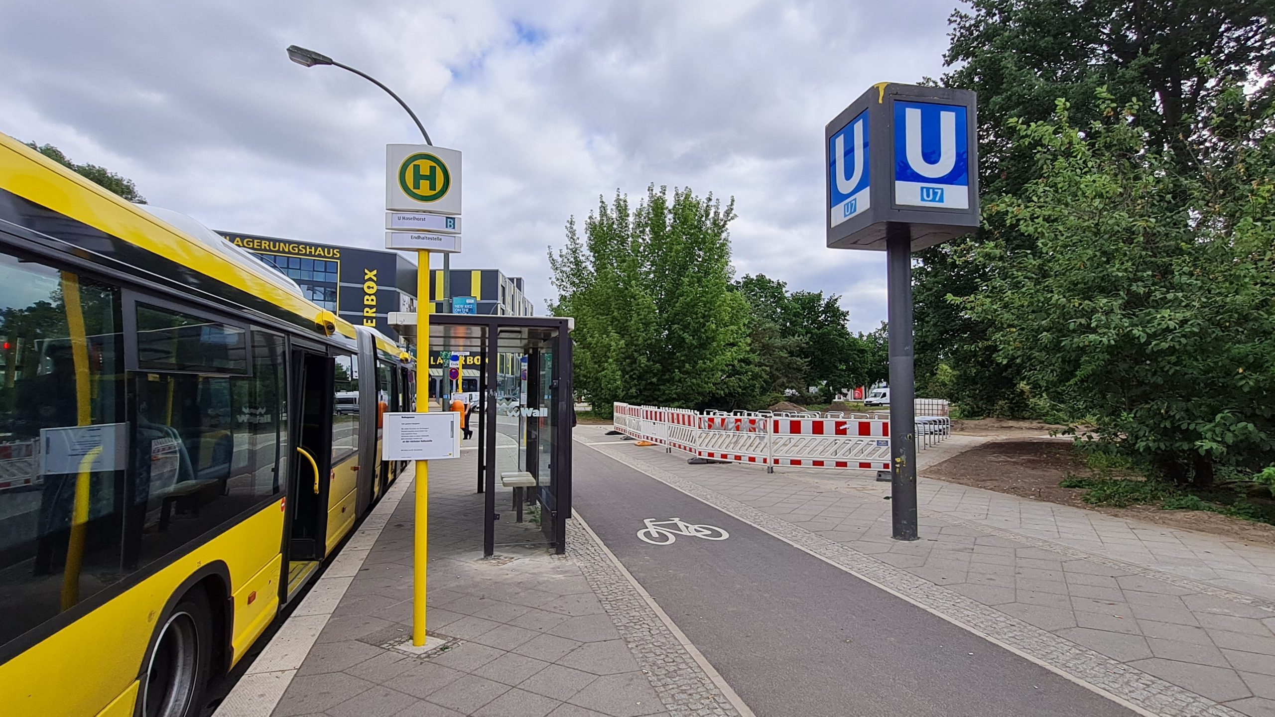 Spandau fördert den Umweltverbund: Neue Fahrradabstellanlage am U-Bahnhof Haselhorst